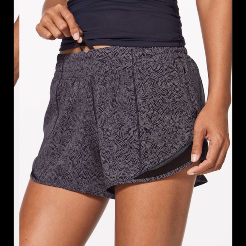 Lululemon Hotty Hot Short 2.5”